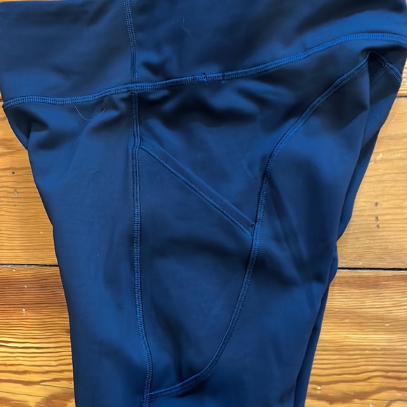Lululemon Leggings with pockets - Picture 3 of 4